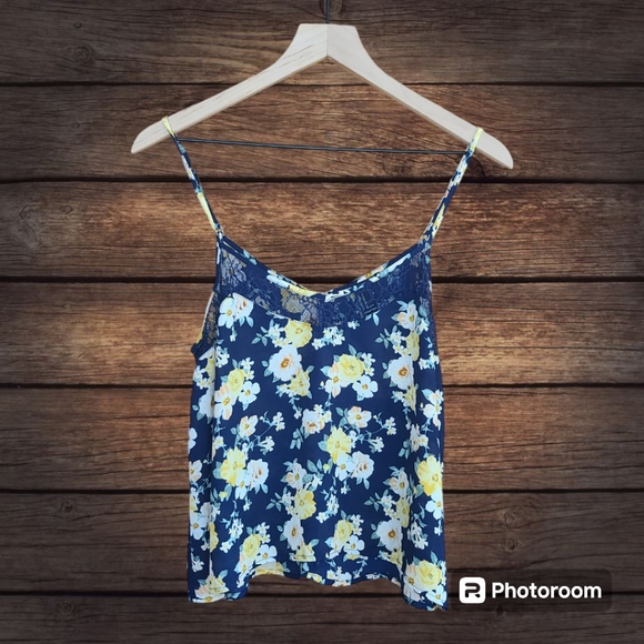 Forever 21 Tops - Forever 21 Floral Tank Top Size M